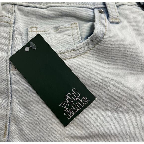 Wild Fable Women’s Ultra Light Wash Super-High Rise Tapered Jeans - Picture 4 of 8